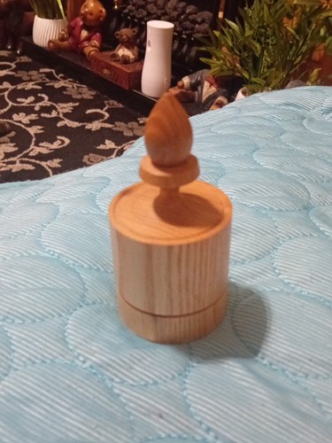 Vintage carved wooden - , pin