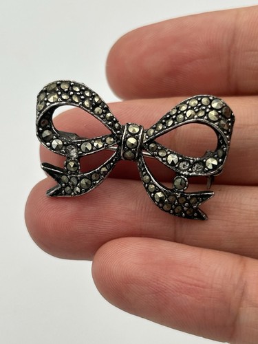 Vintage silver tone - vintage, bow