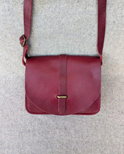 Small dark red genuine leather crossbody or shoulder satchel bag. 22.5x18x6cm.