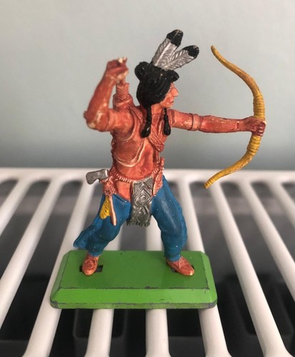 Britains deetail indian archer - britains,