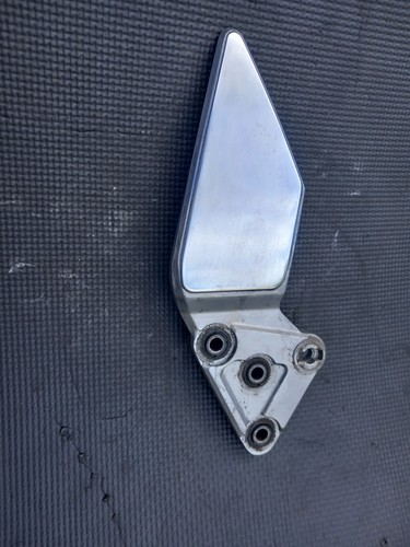 Suzuki bandit 1200 footrest - suzuki,