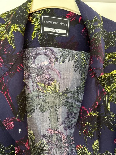 Red herring navy tropical - red,