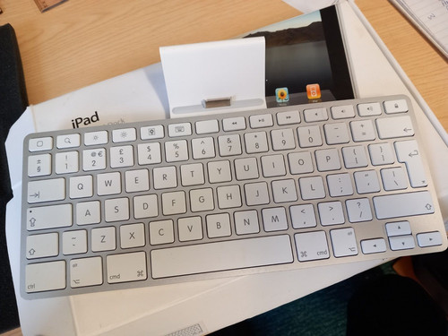 Apple ipad keyboard dock - apple,