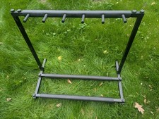 UNIVERSAL GUITAR STAND - TAKES 5 GUITARS