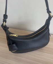 Radley Crescent Shape