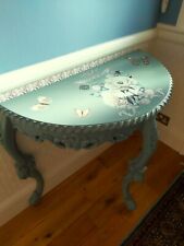 Pretty Duck Egg Half Moon Hall