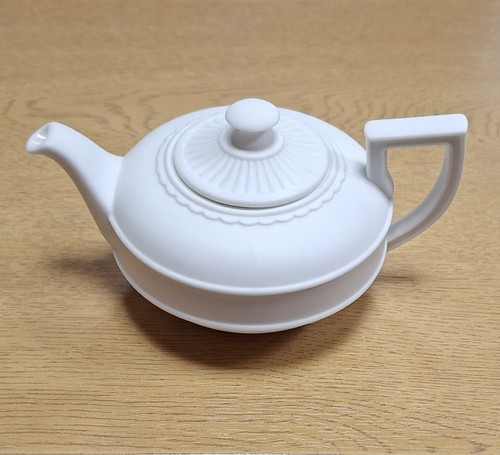 Wedgwood teapot votive - votive, '11