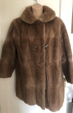 VINTAGE LADIES HONEY BLONDE &