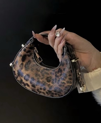Leopard print hand - leopard,