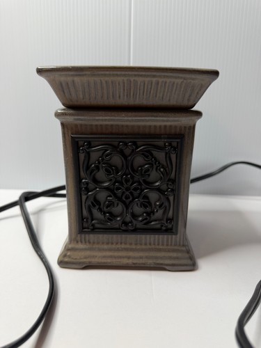 Scentsy electric wax warmer - scentsy,