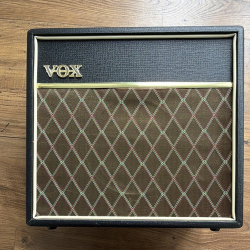 Vox pathfinder 15r 15w solid - vox,