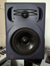 Quested f11 powered - f11, studio