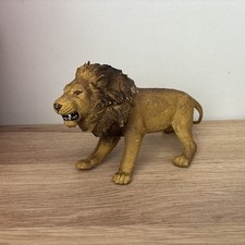 Male lion large - large, solid