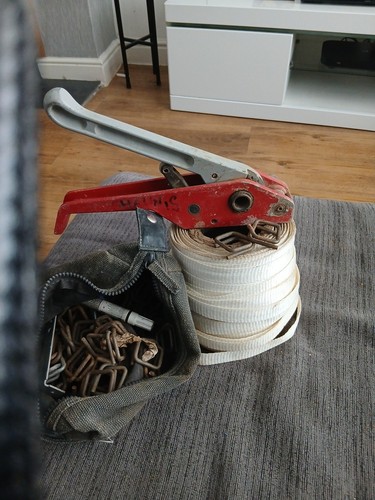 Heavy duty pallet strapping - heavy,