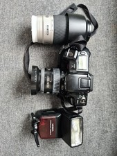 Minolta dynax 700si with lens and flash