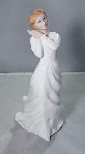 Royal doulton ladyfigurine - doulton,