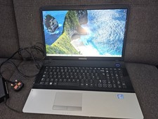 K1077 Samsung NP 300E7A/17.3" HD Core i3-2330M Windows 10 6GB RAM 128GB SSD