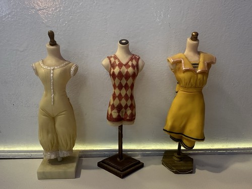 Collectible world studios - world,