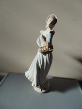 NAO BY LLADRO. "LADY WITH