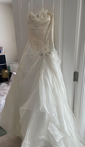 Alan hannah wedding dress - alan,