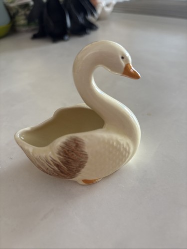Keele street pottery - street, swan