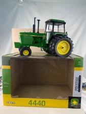 ERTL 1:16 Scale John Deere