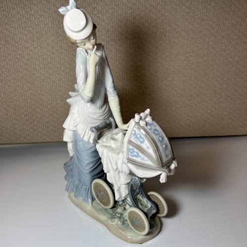 Lladro baby outing vintage - lladro,