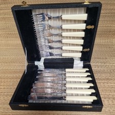 ANTIQUE SILVER PLATE CASED SET