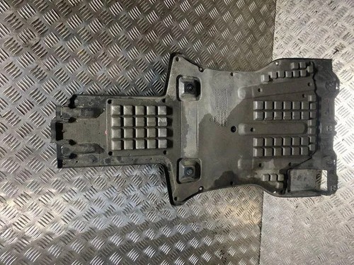 Audi rear centre lower - q7,