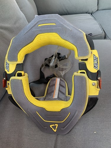Leatt neck brace - neck,