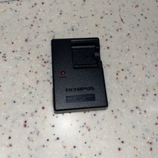 Genuine Olympus LI-40C Battery Charger 4.2V 200mA - For LI-40B LI-42B Battery