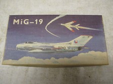 Kovozavody MiG-19 1/72 Model