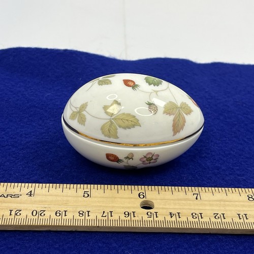 Wedgewood wild strawberry bone - wild,