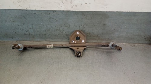 93160900 front windshield - front,