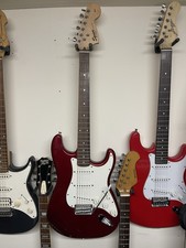 fender squire Affinity Wine/cherry Red stratocaster electric guitar 6 String