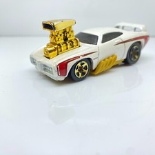 HOT WHEELS 1969 PONTIAC GTO JUDGE WHITE GOLD ENGINE WHITE THAILAND 1:64 76