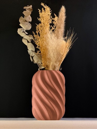 Elegant flower vase with swirl