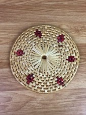 1 x Round Wicker Place Mat With Red Detail