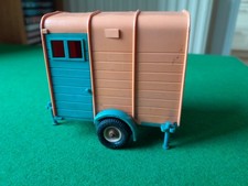 BRITAINS FARM VINTAGE 9547 2 WHEEL  HORSE BOX  TRAILER cir 1960/70