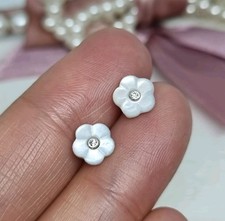 Genuine Pandora LUMINOUS FLORAL Mother Of Pearl Stud Earrings ? NO BACKS   R46c
