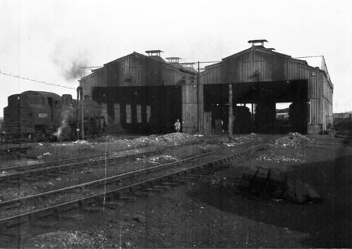 Photo loco shed lner - ,