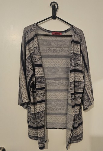 Black and white - white, aztec