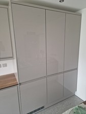 Wren Standard Kitchen Doors J-Pull Handle Cashmere Gloss Finish New Unused