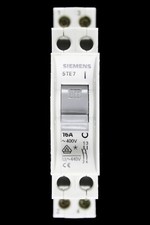SIEMENS 16 AMP DOUBLE POLE MAIN SWITCH DISCONNECTOR 5TE7