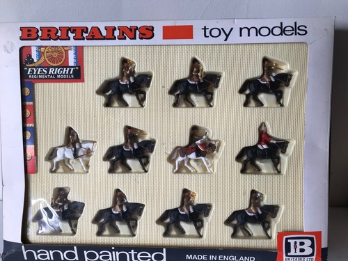 Britains eyes right hand - britains,