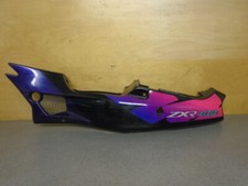 ZXR400 RH SIDE PANEL  1020KP31