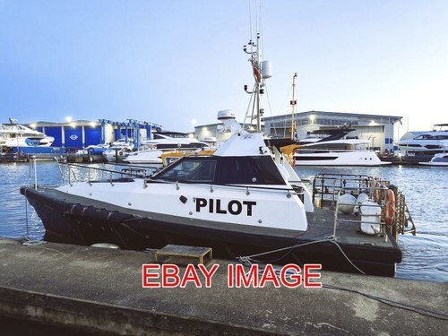 Photo pilot boat poole - pilot, quay