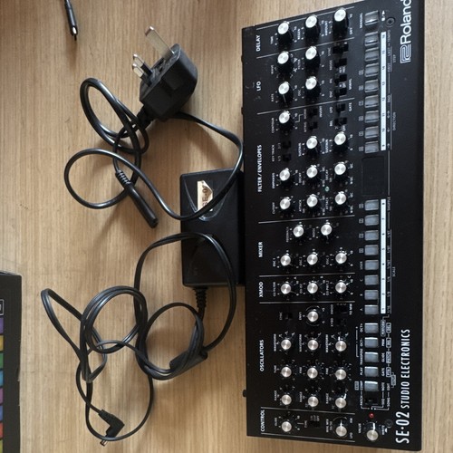 Roland analogue synth - roland, se-02