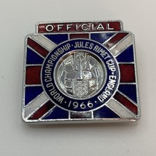 ENGLAND Rare original 1966 WORLD CUP OFFICIAL badge stamped FA 1963 26mm x 25mm