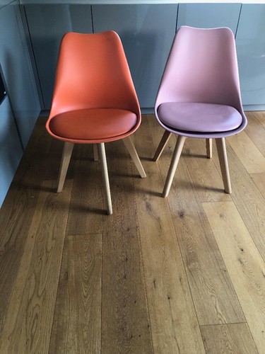 Pink and orange chairs - x,